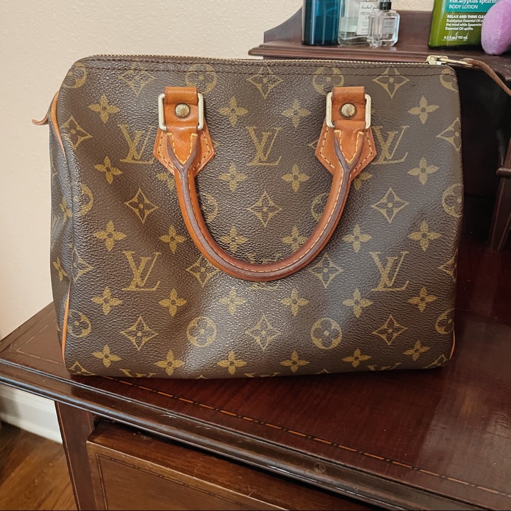 Authentic Louis Vuitton monogram speedy 25